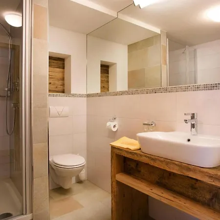 Apartment In Hohe Tauern With Mountain Views, Cleaning Included Apartmán
