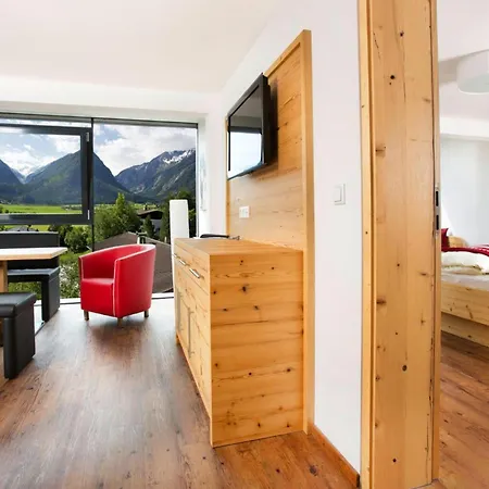 Apartment In Hohe Tauern With Mountain Views, Cleaning Included Apartmán
